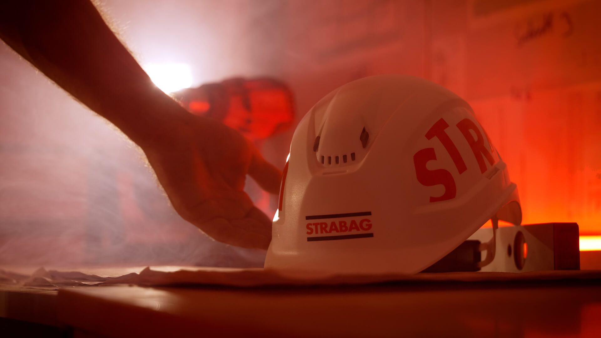 3951-STRABAG-Polier-quer-v3.00_00_03_03.Standbild001.jpg
