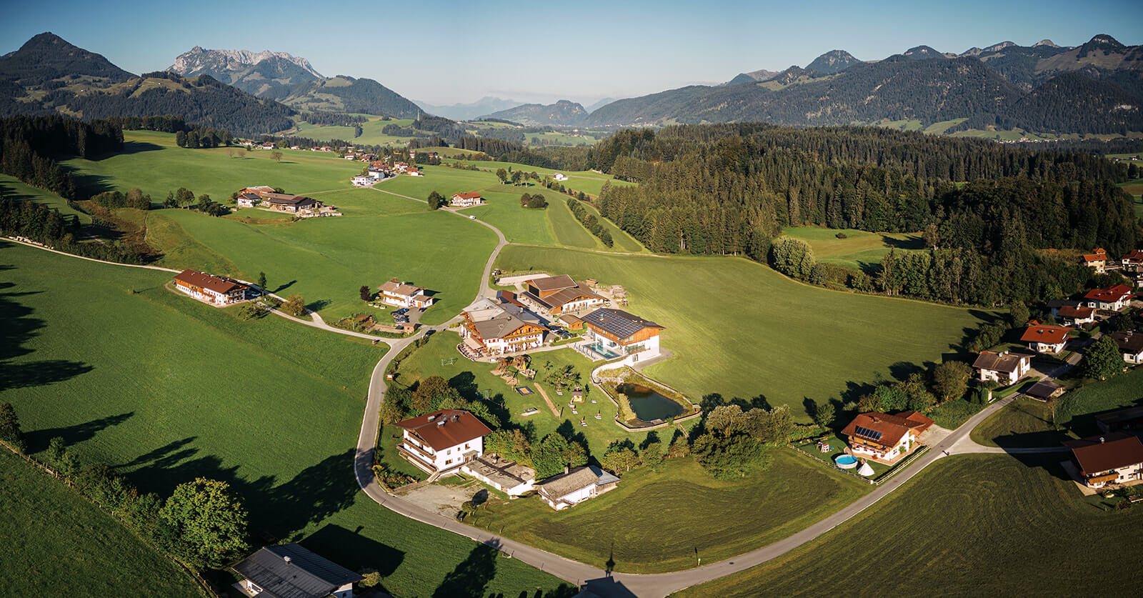 5840-Feriengut-Unterhochstaett-DJI_0024-Pano-c_Peakmedia_Dominik_Zwerger_websize.jpg